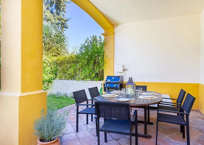 Isla De Guadalmina Townhouse ماربيا